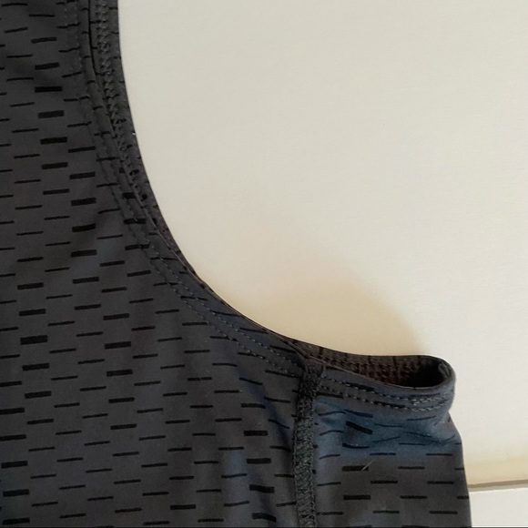 Nike gray woman’s dri-fit tank.  Size Medium. - Picture 13 of 15